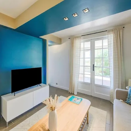 In With Sea View & Pool, Cleaning Included
